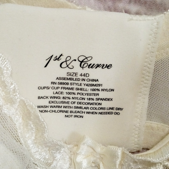 Cream Lace Women's 1st & Curve 44D Underwire Back Closure Lace Trim - Picture 10 of 11